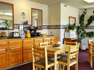 Super 8 By Wyndham Williams Lake Bc Restaurant billede